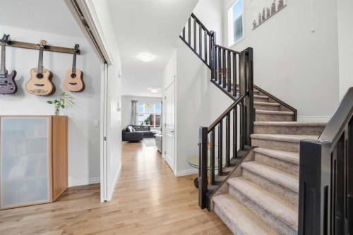 345 Evansglen Drive Nw, Calgary, AB - Indoor Photo Showing Other Room