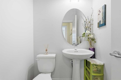 345 Evansglen Drive Nw, Calgary, AB - Indoor Photo Showing Bathroom