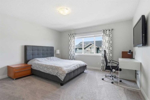 345 Evansglen Drive Nw, Calgary, AB - Indoor Photo Showing Bedroom