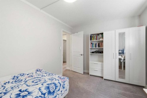 345 Evansglen Drive Nw, Calgary, AB - Indoor Photo Showing Bedroom