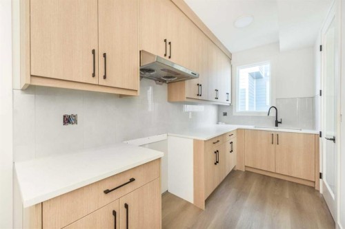 105 Waterford Passage, Chestermere, AB - Indoor Photo Showing Kitchen