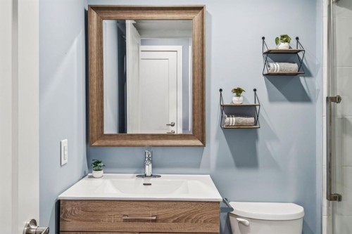 143 Fireside Drive, Cochrane, AB - Indoor Photo Showing Bathroom