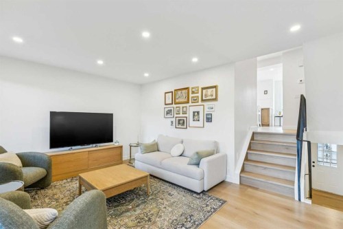 5-140 Point Drive Nw, Calgary, AB - Indoor Photo Showing Living Room