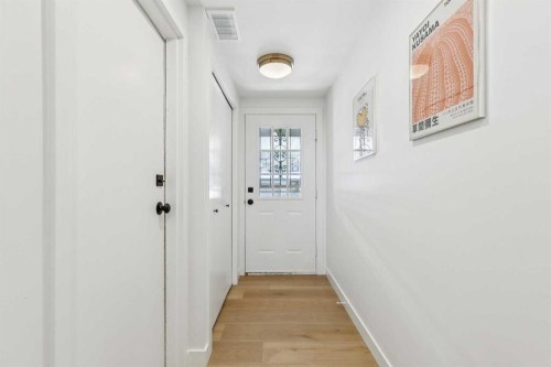 5-140 Point Drive Nw, Calgary, AB - Indoor Photo Showing Other Room