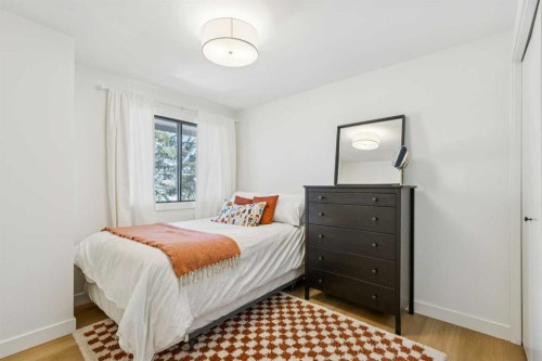 5-140 Point Drive Nw, Calgary, AB - Indoor Photo Showing Bedroom