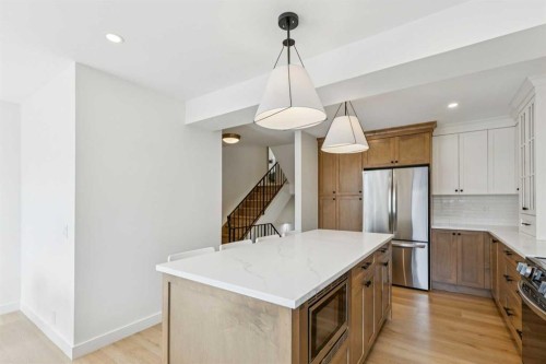 5-140 Point Drive Nw, Calgary, AB - Indoor Photo Showing Kitchen