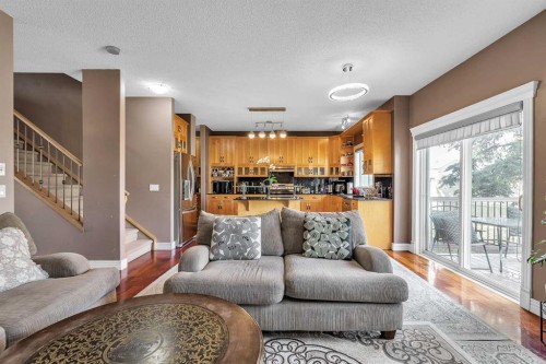 69-39 Strathlea Common Sw, Calgary, AB - Indoor Photo Showing Living Room