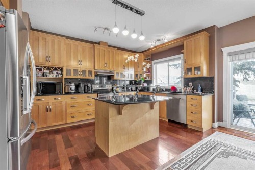 69-39 Strathlea Common Sw, Calgary, AB - Indoor Photo Showing Kitchen