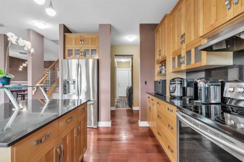 69-39 Strathlea Common Sw, Calgary, AB - Indoor Photo Showing Kitchen