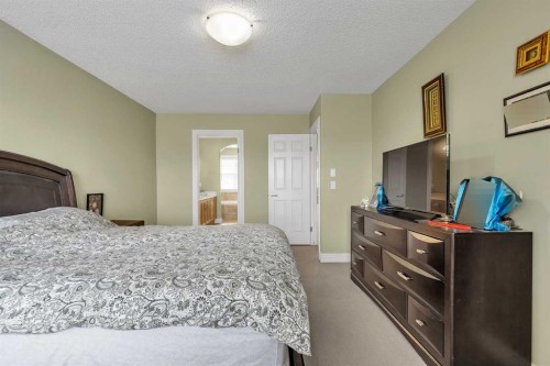 69-39 Strathlea Common Sw, Calgary, AB - Indoor Photo Showing Bedroom