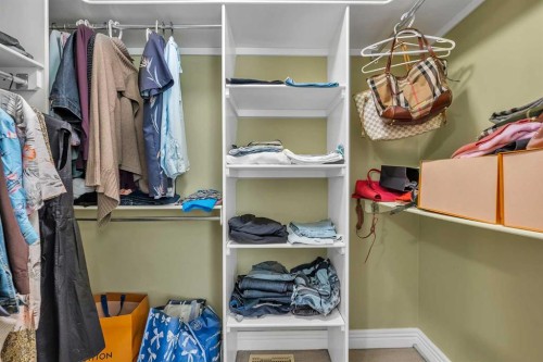 69-39 Strathlea Common Sw, Calgary, AB - Indoor With Storage