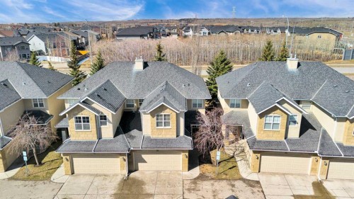 69-39 Strathlea Common Sw, Calgary, AB - Outdoor With Facade