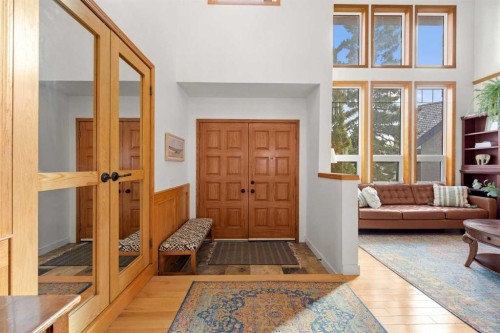 47 Edgeridge Court Nw, Calgary, AB - Indoor Photo Showing Other Room