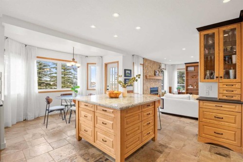 47 Edgeridge Court Nw, Calgary, AB - Indoor Photo Showing Kitchen