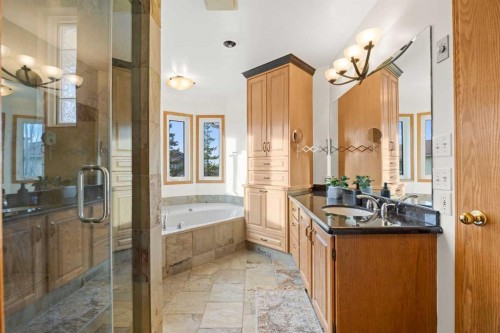47 Edgeridge Court Nw, Calgary, AB - Indoor Photo Showing Bathroom