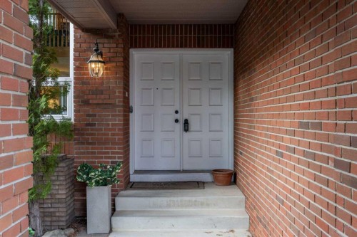 47 Edgeridge Court Nw, Calgary, AB - Outdoor With Exterior