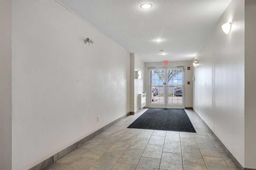3305-755 Copperpond Boulevard, Calgary, AB - Indoor Photo Showing Other Room