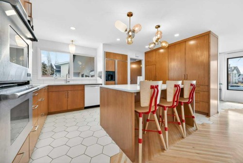 1708 111 Avenue Sw, Calgary, AB - Indoor Photo Showing Kitchen With Double Sink