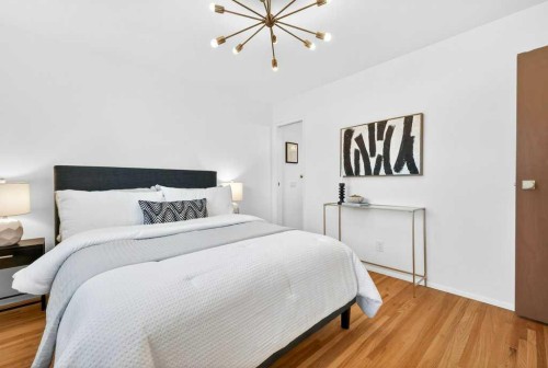 1708 111 Avenue Sw, Calgary, AB - Indoor Photo Showing Bedroom