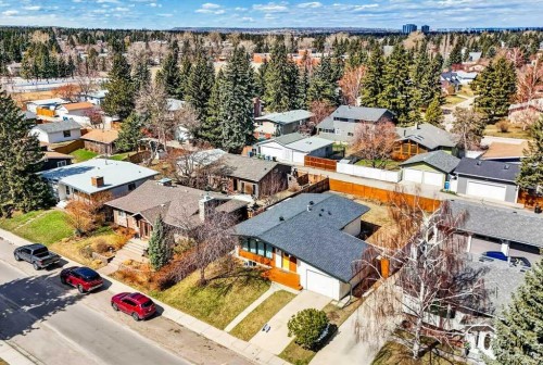 1708 111 Avenue Sw, Calgary, AB - Outdoor With View