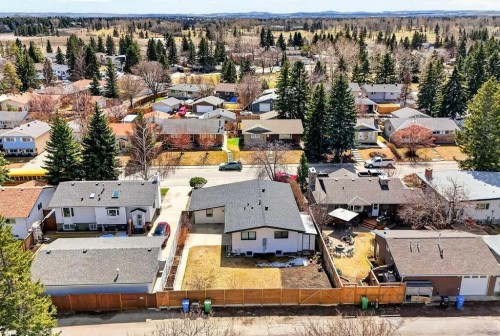 1708 111 Avenue Sw, Calgary, AB - Outdoor With View