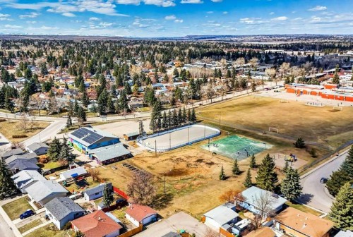 1708 111 Avenue Sw, Calgary, AB - Outdoor With View