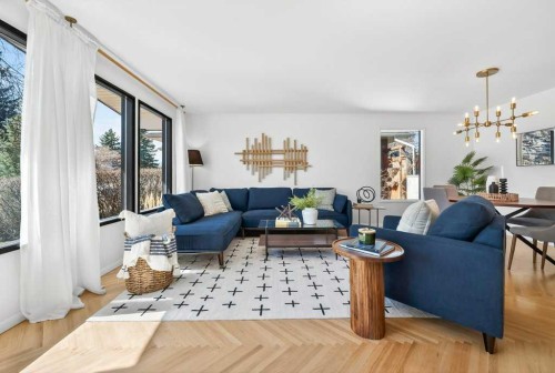 1708 111 Avenue Sw, Calgary, AB - Indoor Photo Showing Living Room