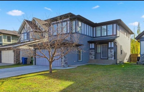 217 coopers Grove SW  Airdrie, AB T2B 0G4