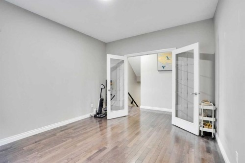 85 Evansborough Way Nw, Calgary, AB - Indoor Photo Showing Other Room