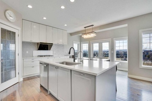 85 Evansborough Way Nw, Calgary, AB - Indoor Photo Showing Kitchen With Upgraded Kitchen