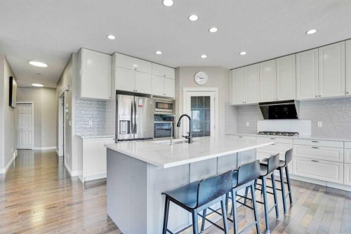 85 Evansborough Way Nw, Calgary, AB - Indoor Photo Showing Kitchen With Upgraded Kitchen