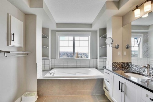 85 Evansborough Way Nw, Calgary, AB - Indoor Photo Showing Bathroom