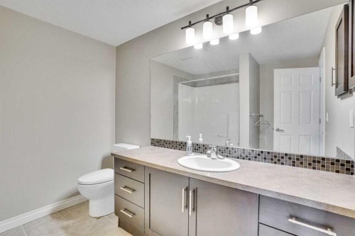 85 Evansborough Way Nw, Calgary, AB - Indoor Photo Showing Bathroom