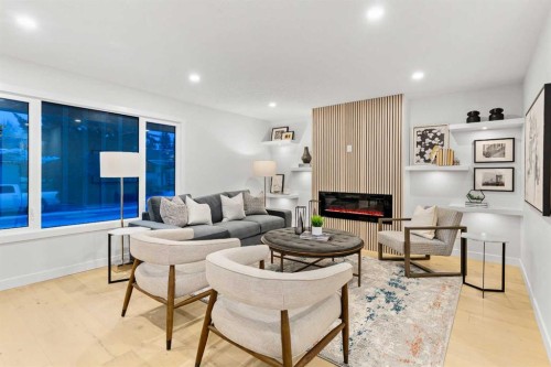 1731 111 Avenue Sw, Calgary, AB - Indoor Photo Showing Living Room