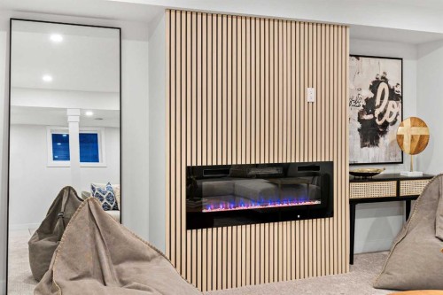 1731 111 Avenue Sw, Calgary, AB - Indoor Photo Showing Other Room