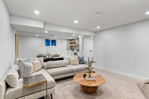 1731 111 Avenue Sw, Calgary, AB - Indoor