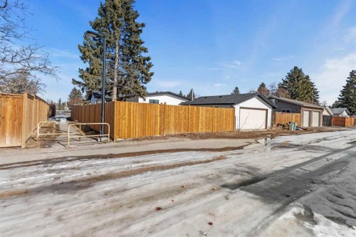 1731 111 Avenue Sw, Calgary, AB - Outdoor
