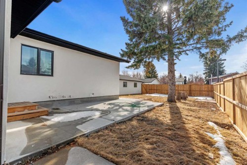 1731 111 Avenue Sw, Calgary, AB - Outdoor