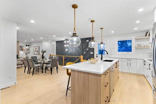 1731 111 Avenue Sw, Calgary, AB - Indoor