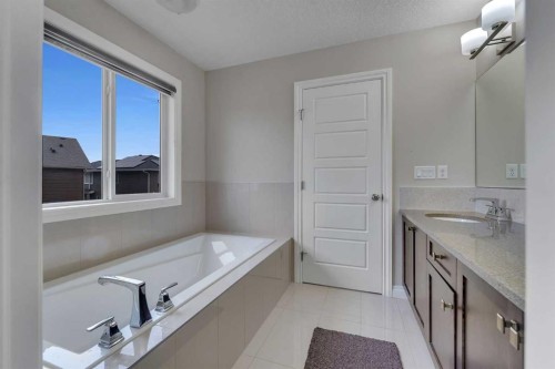 28 Saddlelake Common Ne, Calgary, AB - Indoor Photo Showing Bathroom