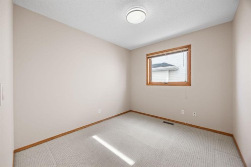 119 Valley Glen Bay Nw, Calgary, AB - Indoor Photo Showing Other Room