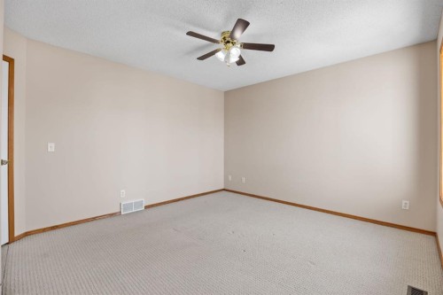 119 Valley Glen Bay Nw, Calgary, AB - Indoor Photo Showing Other Room