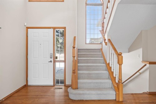 119 Valley Glen Bay Nw, Calgary, AB - Indoor Photo Showing Other Room