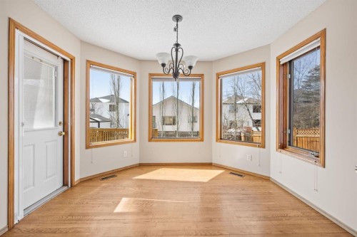 119 Valley Glen Bay Nw, Calgary, AB - Indoor Photo Showing Other Room