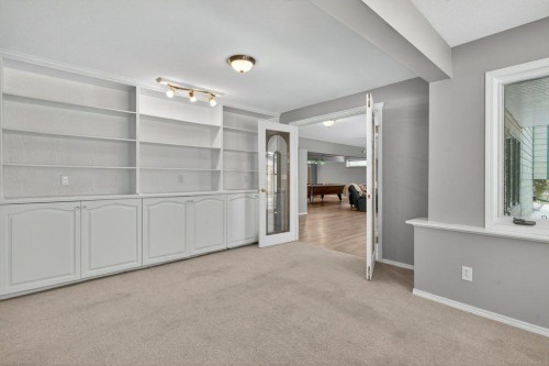 39 Highlands Terrace, Bragg Creek, AB - Indoor Photo Showing Other Room