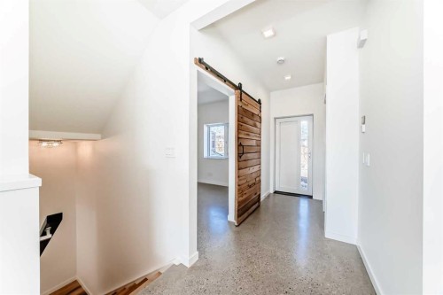 53 Rockhaven Green Nw, Calgary, AB - Indoor Photo Showing Other Room