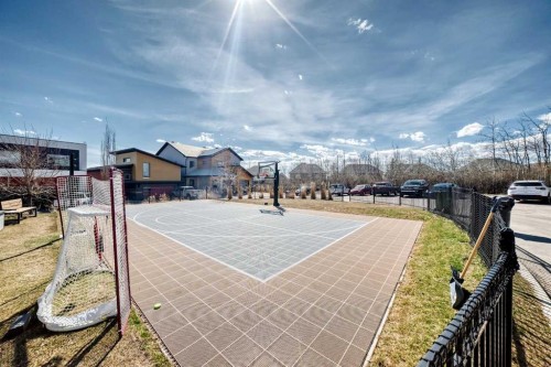 53 Rockhaven Green Nw, Calgary, AB - Outdoor