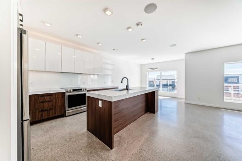 53 Rockhaven Green Nw, Calgary, AB - Indoor Photo Showing Kitchen With Upgraded Kitchen