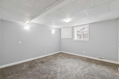 40 Henefer Road Sw, Calgary, AB - Indoor Photo Showing Other Room