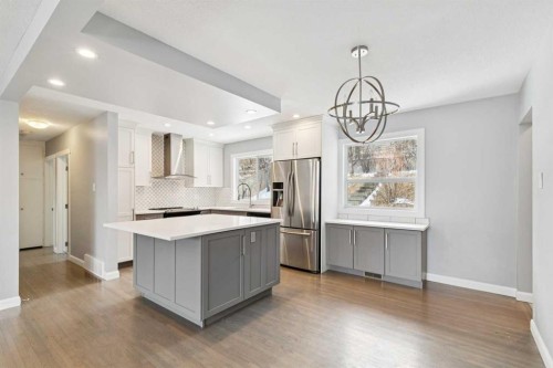 40 Henefer Road Sw, Calgary, AB - Indoor Photo Showing Kitchen With Stainless Steel Kitchen With Upgraded Kitchen